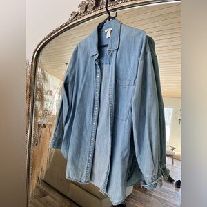 H&M denim shirt size Med